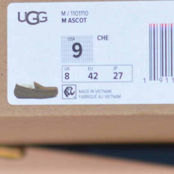 New UGG Men’s Size 9 Chestnut Ascot Suede Slippers - Picture 2 of 5